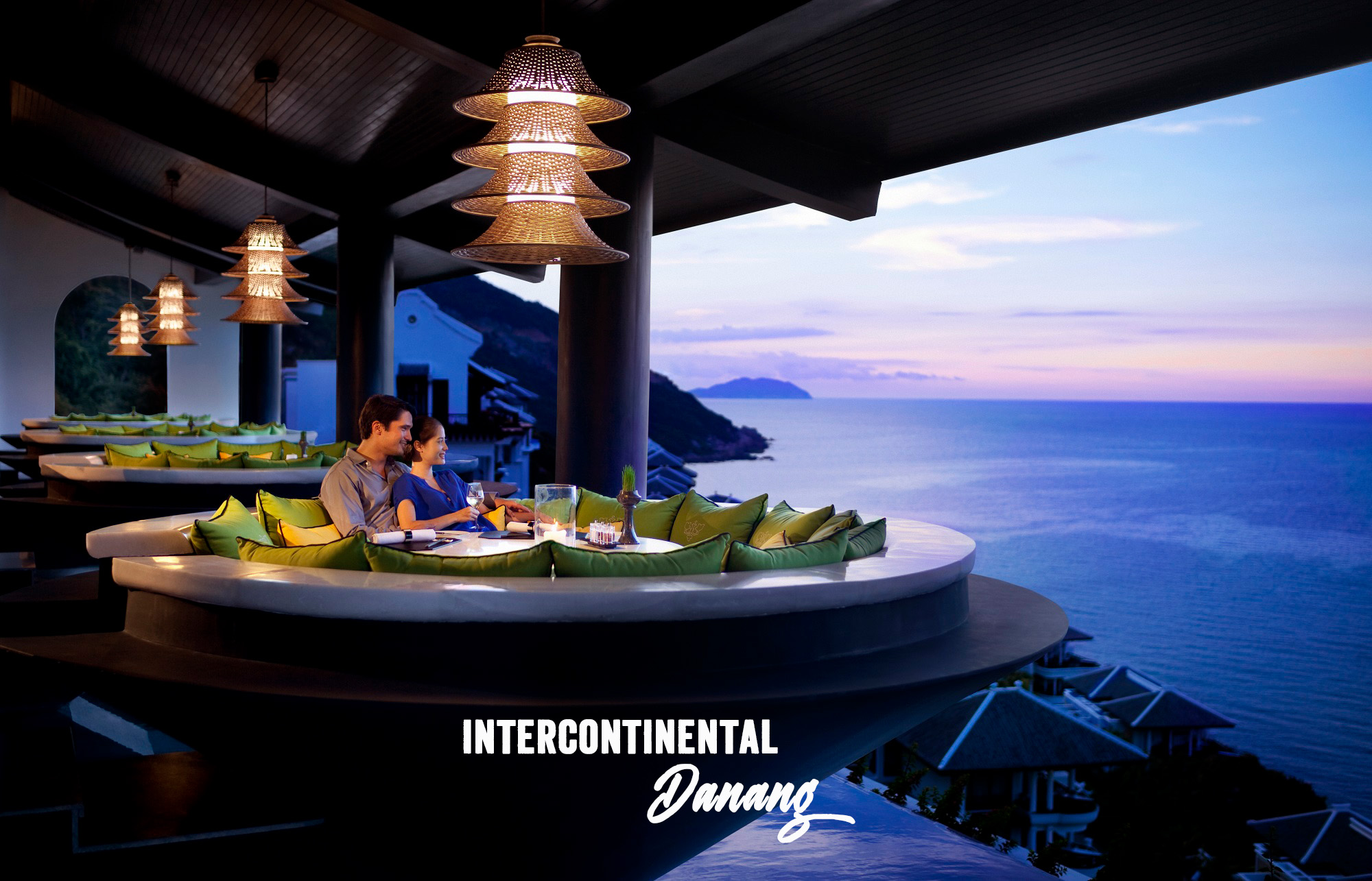 Da Nang Hotel/ International Airport Private Transfer to Linh Ung Pagoda/ Intercontinental Resort/Than Tai Mountain